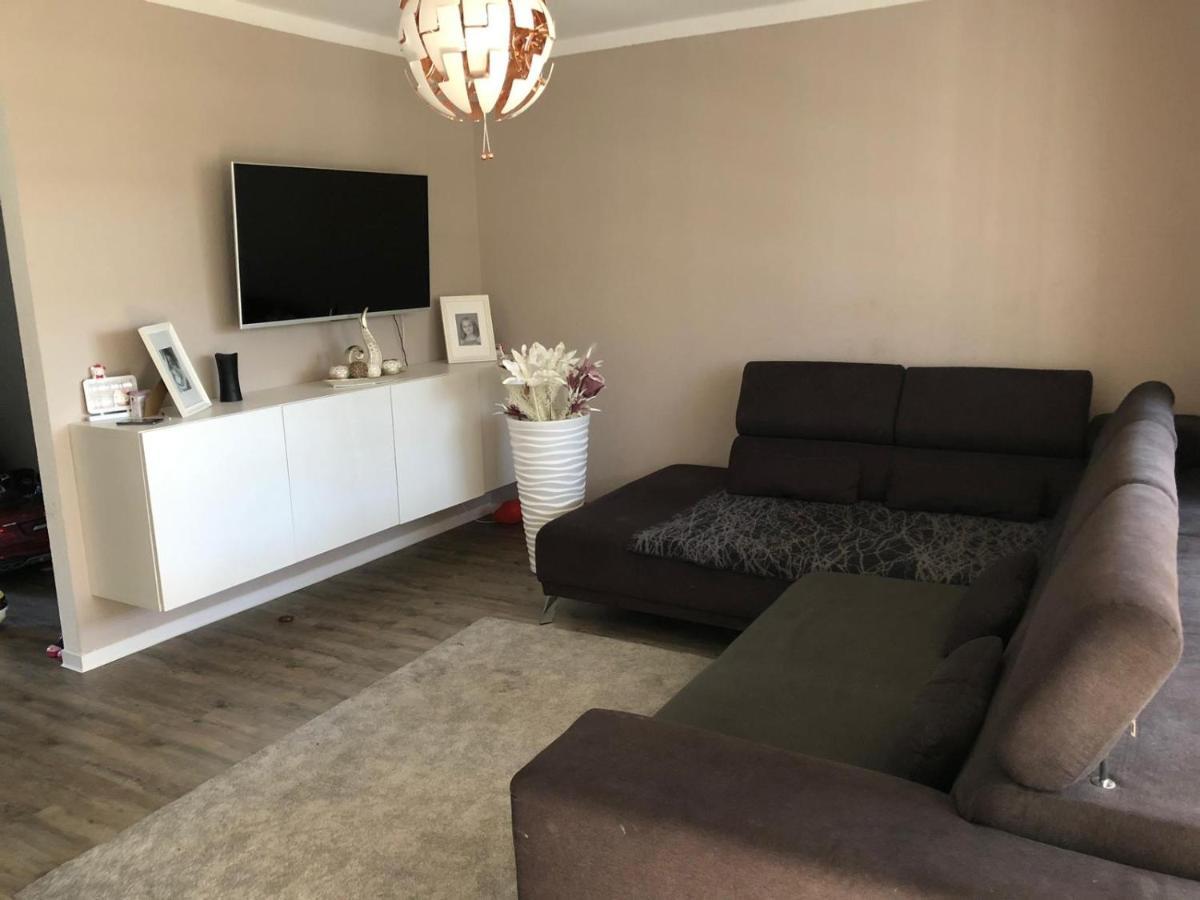 Apartment Homely Near Exhibition Center