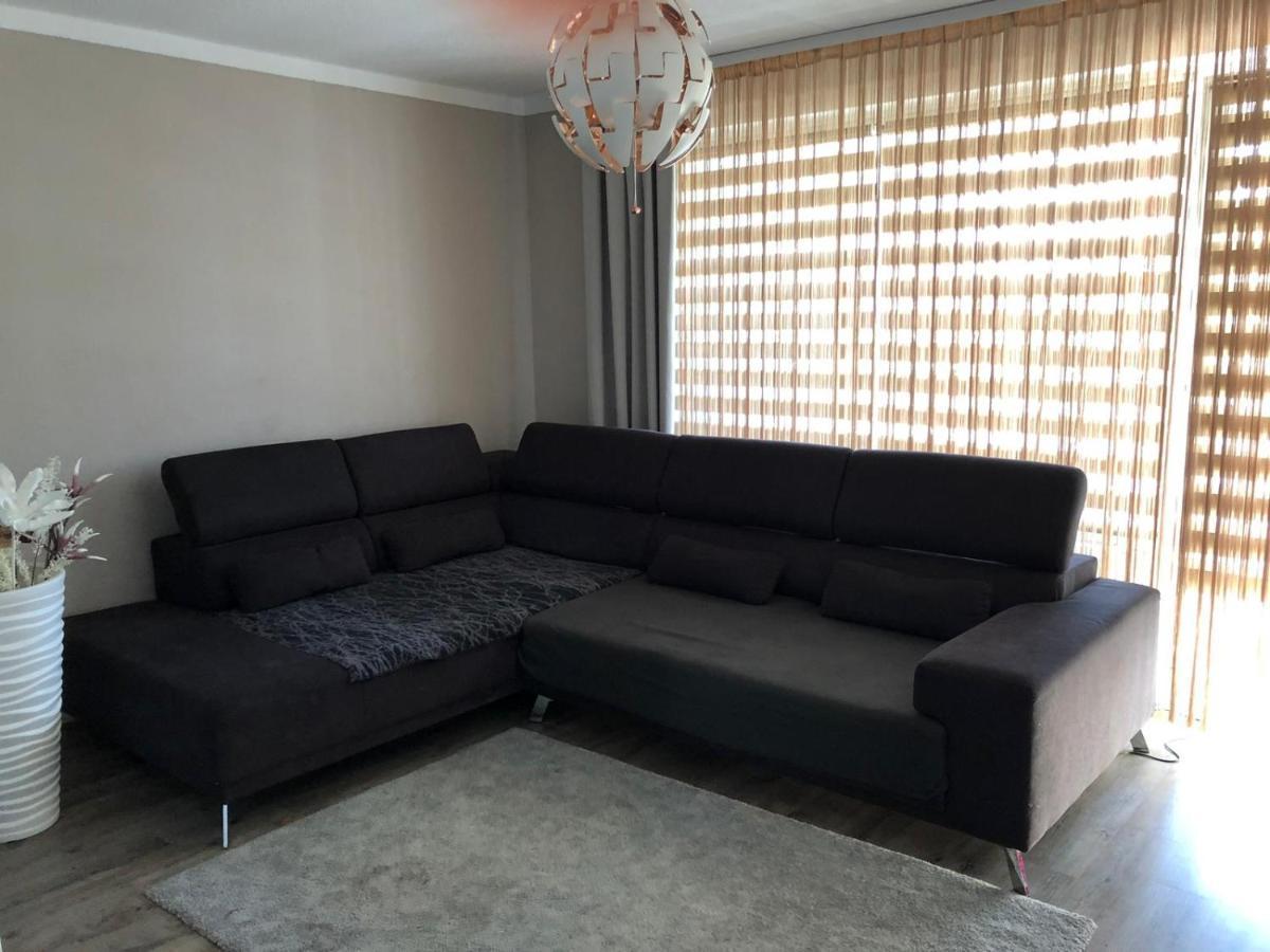 Homely Near Exhibition Center Apartment *